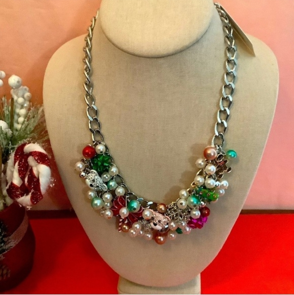 NWT Betsey Johnson Baubles Necklace/Christmas/Bears/ Pearls/Stunning🎄✨️🐻✨️❤️
